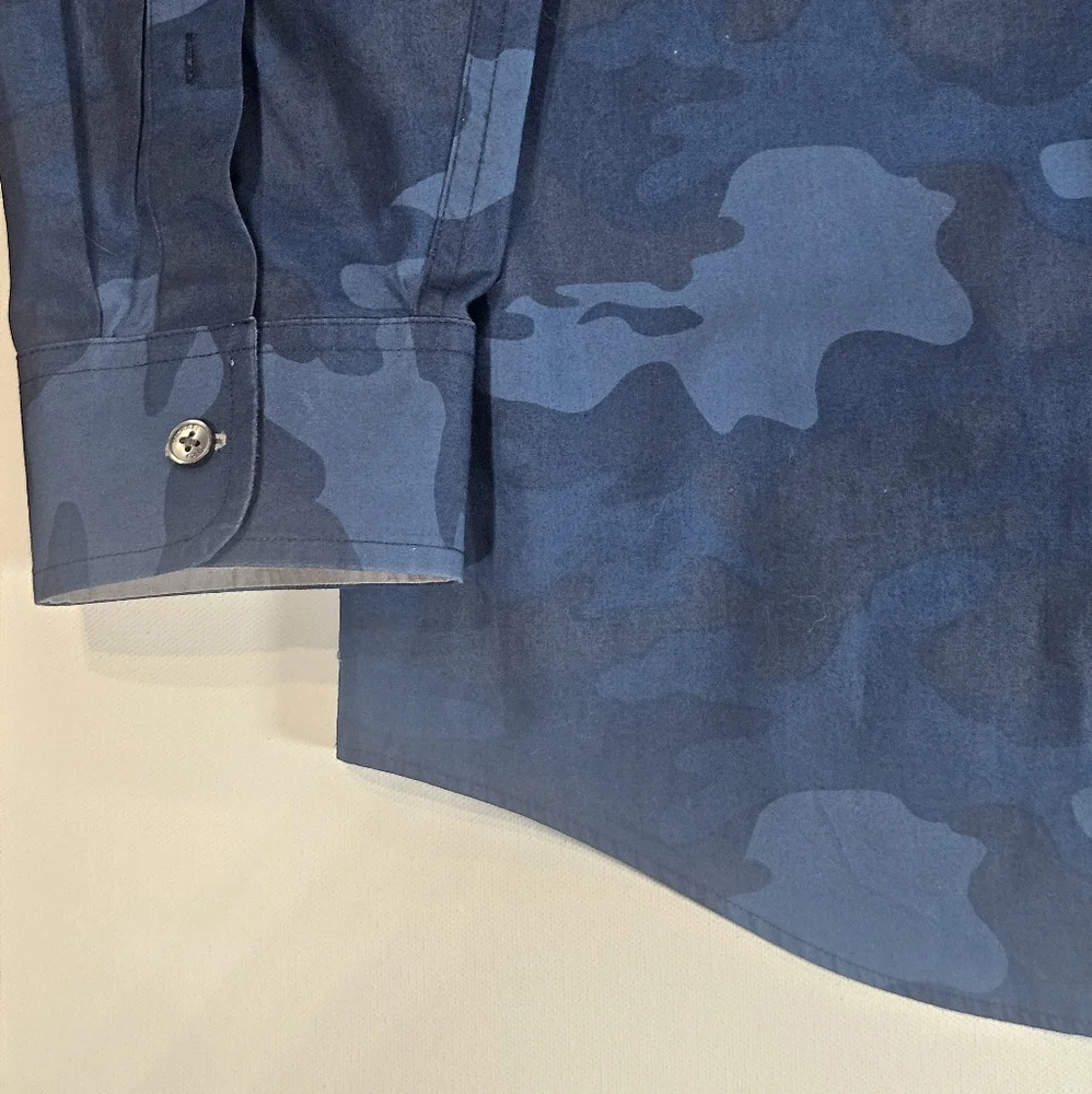 Michael Kors Mens Button Down Shirt XL Classic Fit Blue Camo Business Casual - Picture 3 of 8